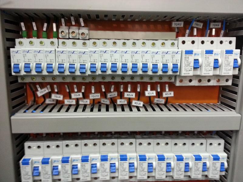 Painéis Elétricos e Quadros de Distribuição