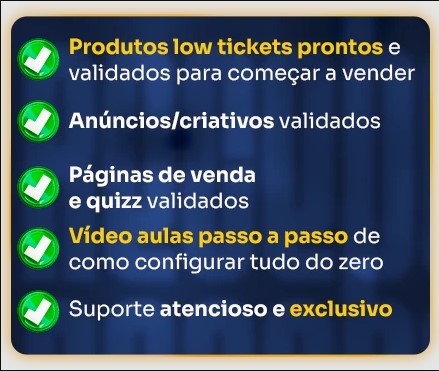 Pessoa/robô estudando em frente ao computador